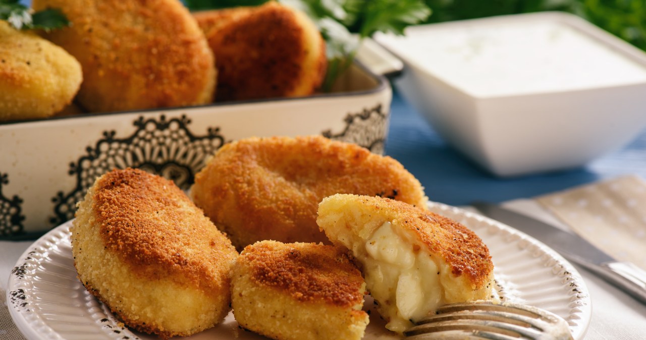 Krokiety ziemniaczane z mozzarellą przy każdym kęsie będą rozpływać się w ustach /olbann /123RF/PICSEL