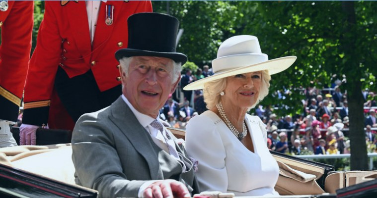 Król Karol i królowa małżonka Camilla /Rex Features /East News