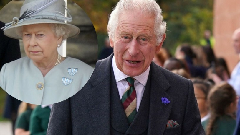 Król Karol III i jego matka królowa Elżbieta II. /ANDREW MILLIGAN/AFP/East News; PHOTOSHOT/REPORTER /East News