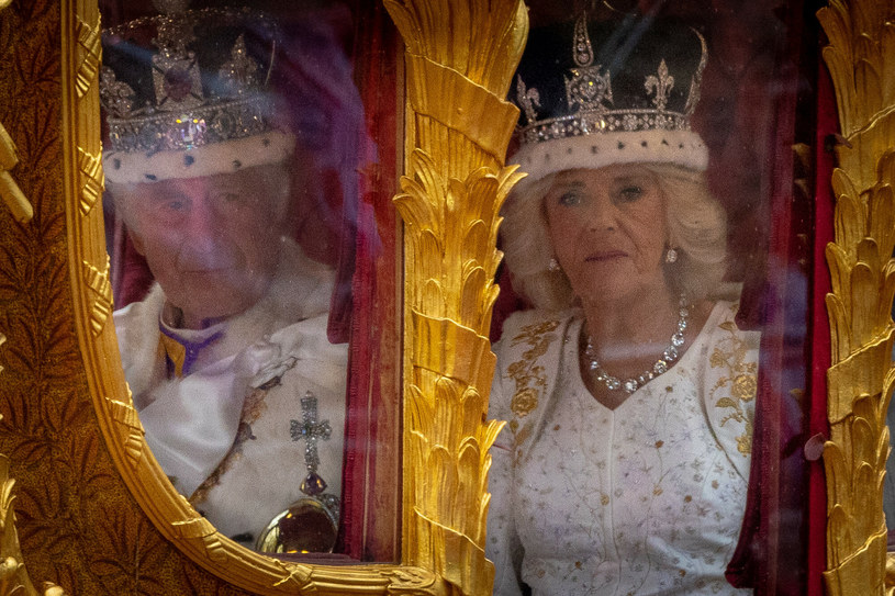 Król Karol III i królowa Camilla w drodze do Pałacu Buckinghamskiego po koronacji /Marcin Nowak/REPORTER /East News
