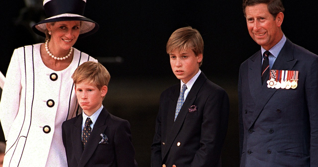 Król Karol kazał synom nosić garnitury? /Princess Diana Archive / Stringer /Getty Images