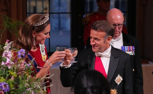 Królewski bankiet: Macron, gwiazdy i wielki powrót księżnej Kate