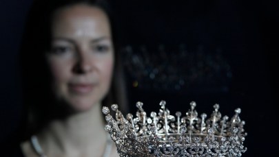 Królewskie klejnoty na wystawie z okazji jubileuszu Elżbiety II