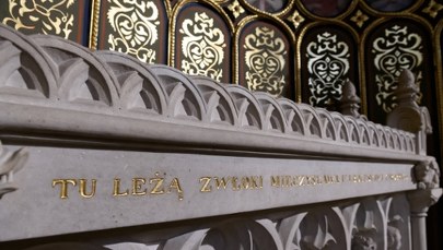 Królewskie szczątki zostaną wystawione w Złotej Kaplicy. Pierwszy raz od wieków