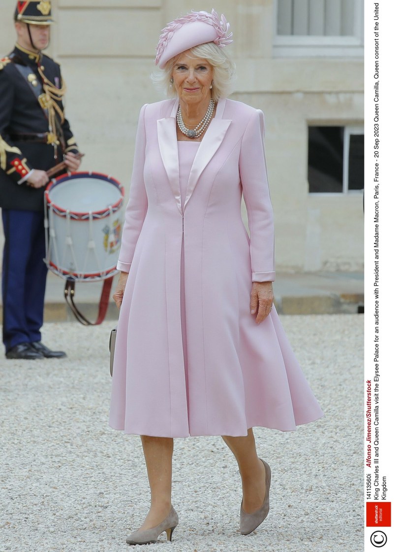 Królowa Camilla w odważnej kreacji /Rex Features/EAST NEWS /East News
