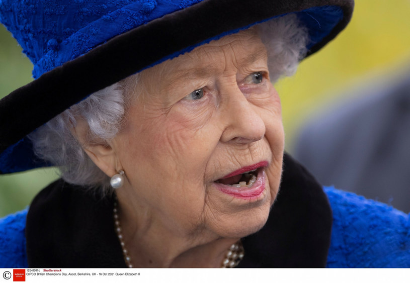 Królowa Elżbieta II była zdziwiona, gdy znalazła w sałatce ślimaka! /Rex Features /East News