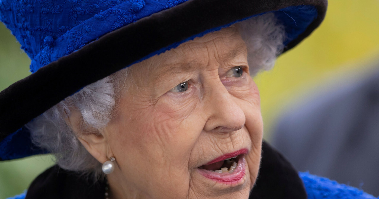 Królowa Elżbieta II była zdziwiona, gdy znalazła w sałatce ślimaka! /Rex Features /East News