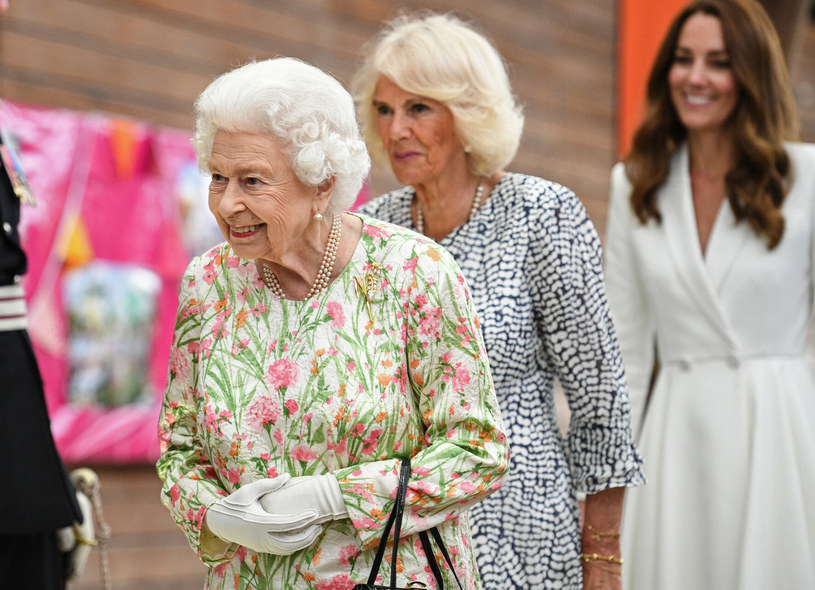 Królowa Elżbieta II, Camilla i księżna Kate /Oli Scarff-AFP/POOL supplied by Splash News / SplashNews.com/Eas