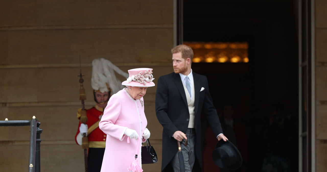 Królowa Elżbieta II i książę Harry /Getty Images