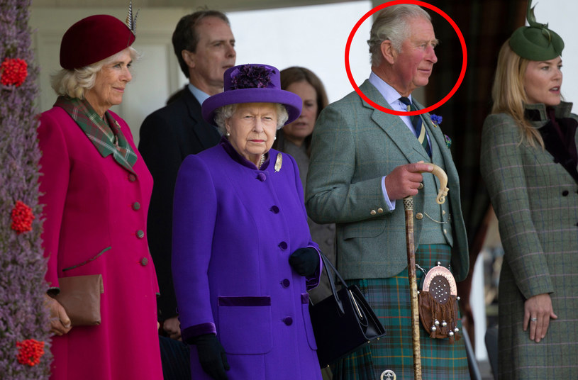 Królowa Elżbieta II i książę Karol /Rex Features /East News