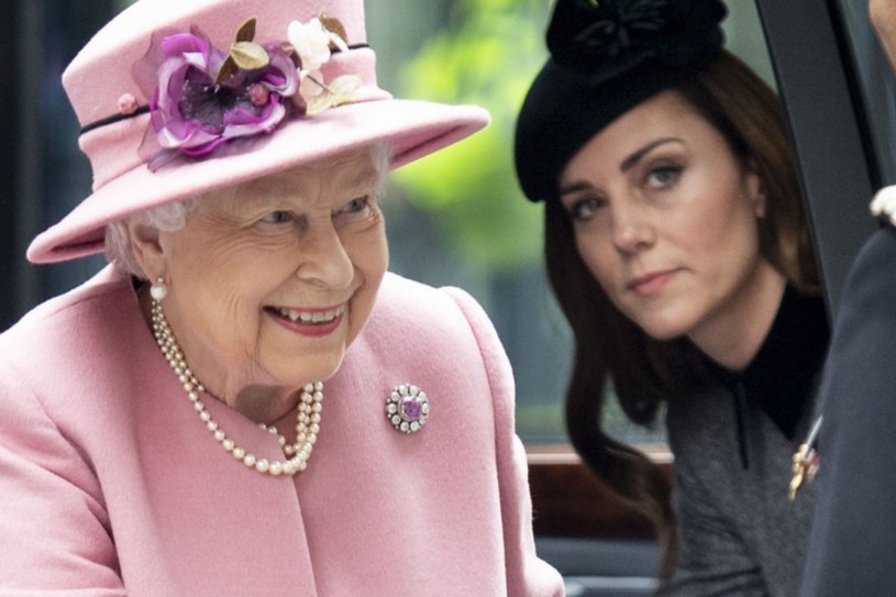 Królowa Elżbieta II i księżna Kate /Mark Cuthbert /Getty Images