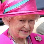 Królowa Elżbieta II korzysta z maila