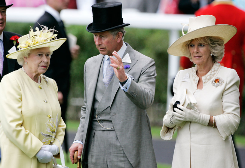 Królowa Elżbieta II, książę Karol, Camilla Parker-Bowles /Tim Graham /Getty Images
