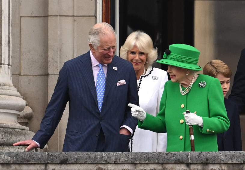 Królowa Elżbieta II, książę Karol i księżna Camilla /Leon Neal / Staff /Getty Images