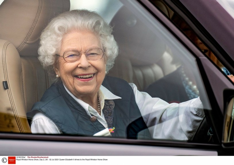 Królowa Elżbieta II na pokazie koni /Tim Rooke/Shutterstock /East News
