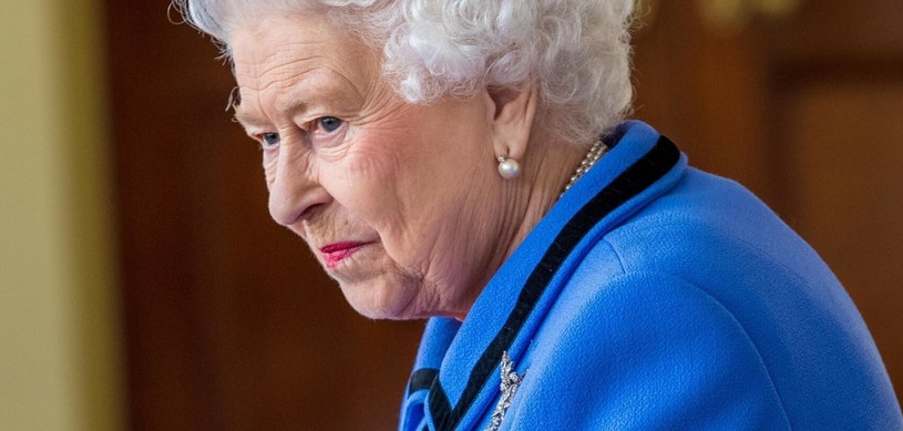 Królowa Elżbieta II najwyraźniej czuje się już nieco lepiej /BACKGRID /East News