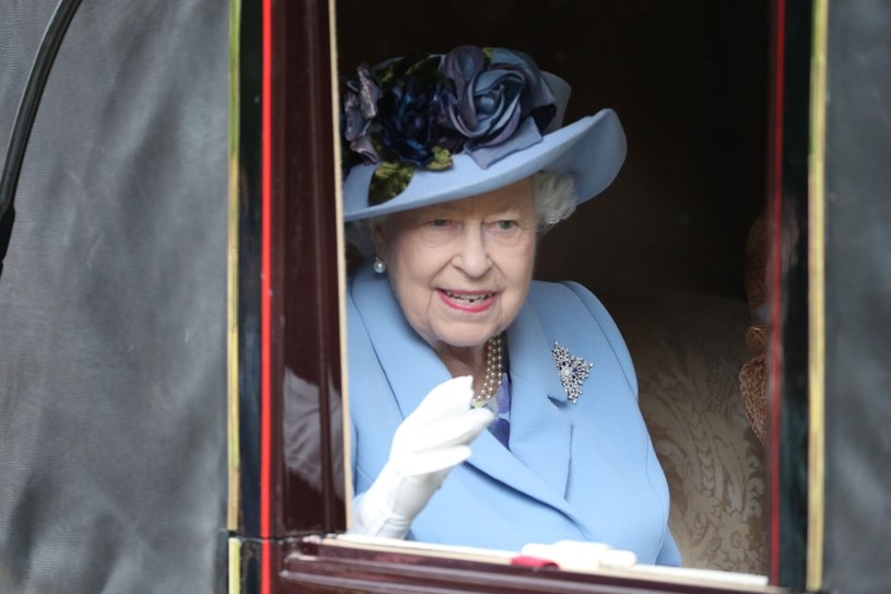 Królowa Elżbieta II udaje się do Ascot /Getty Images
