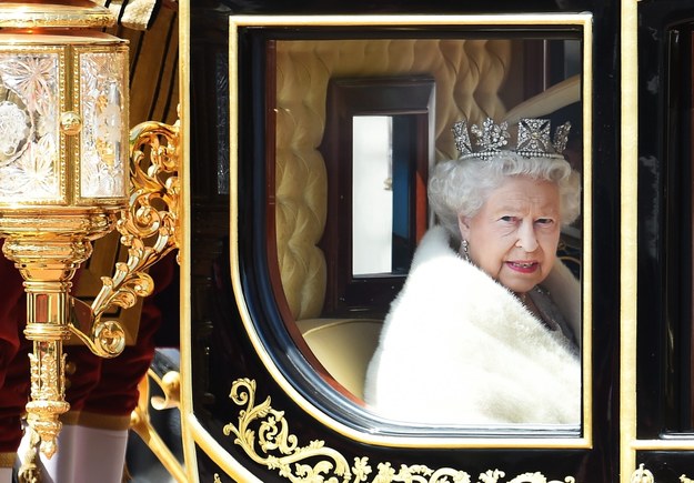 Królowa Elżbieta II w drodze do Pałacu Westminster /ANDY RAIN /PAP/EPA