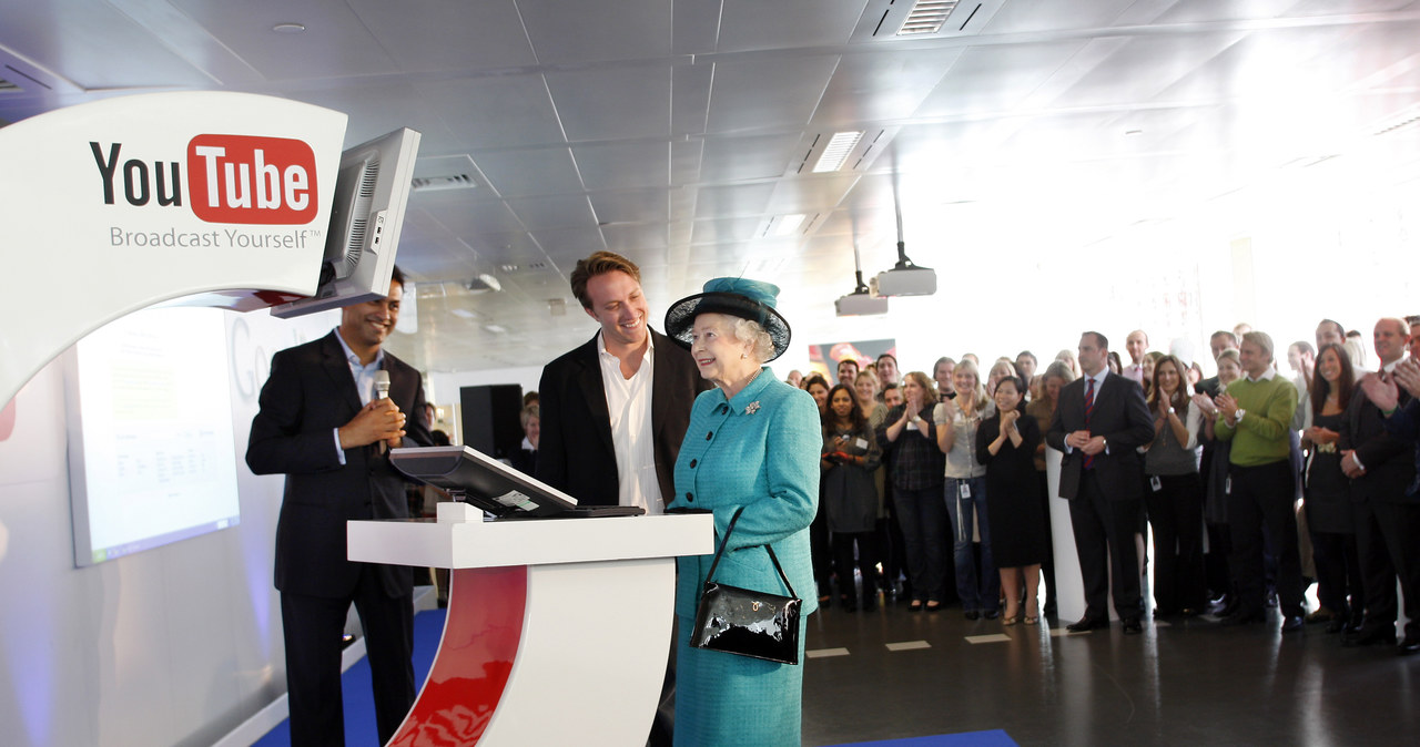 Królowa Elżbieta II w odwiedzinach w siedzibie Google'a /POOL/Tim Graham Picture Library/Getty Images /Getty Images