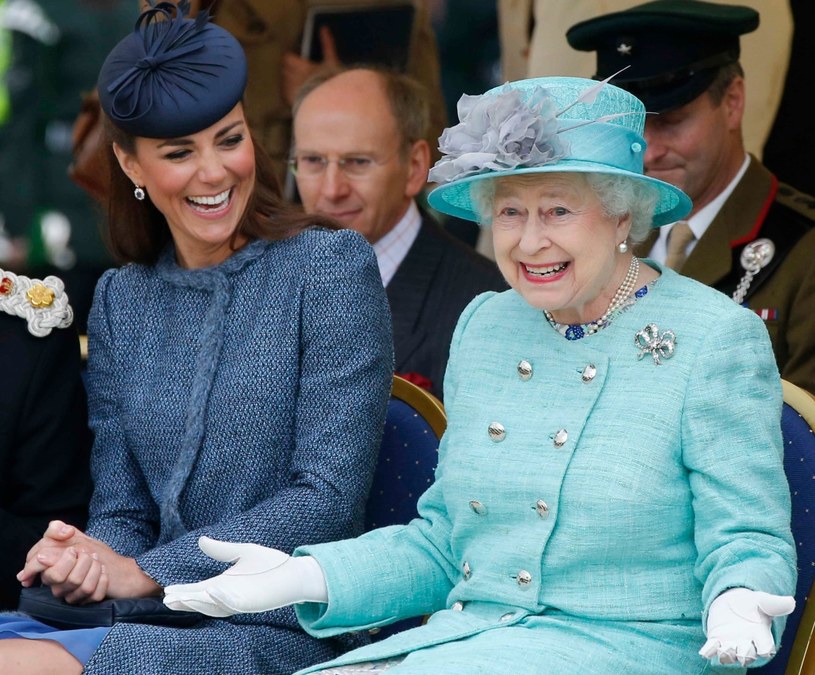 Królowa Elżbieta II w towarzystwie księżnej Kate /Phil Noble - WPA Pool /Getty Images