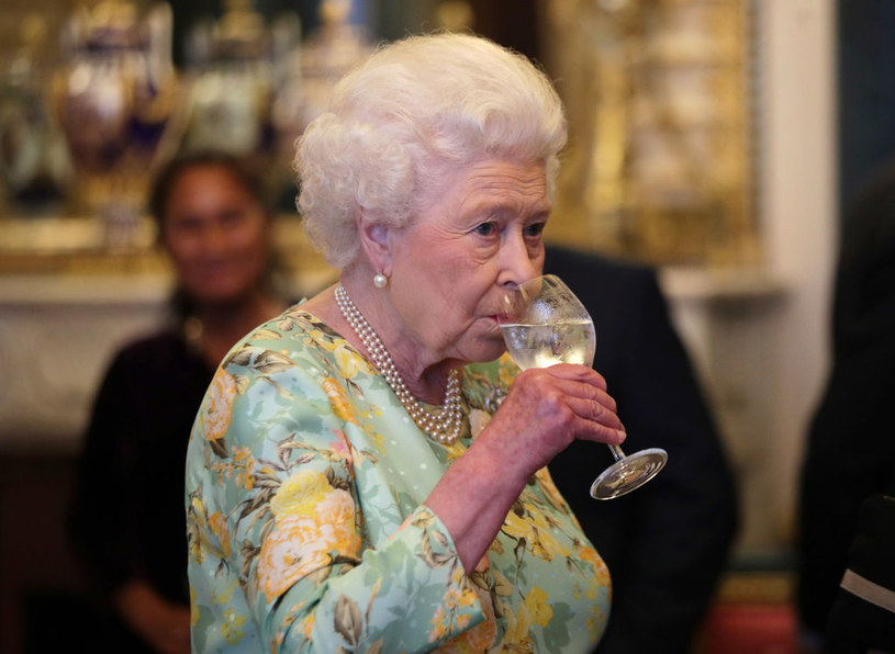 Królowa Elżbieta II zabroniła picia alkoholu /Yui Mok - WPA Pool /Getty Images