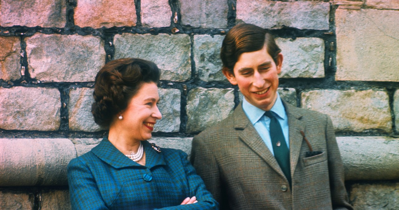 Królowa Elżbieta II ze swoim synem Karolem, 1969 rok /Bettmann / Contributor /Getty Images
