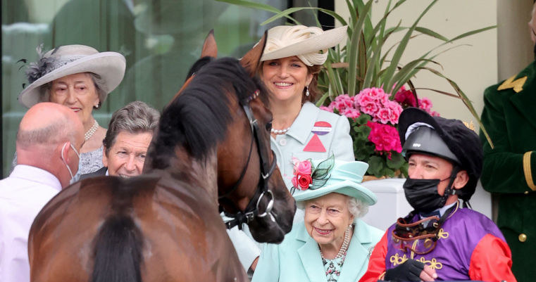 Królowa Elżbieta na wyścigach Royal Ascot /Max Mumby/Indigo /Getty Images