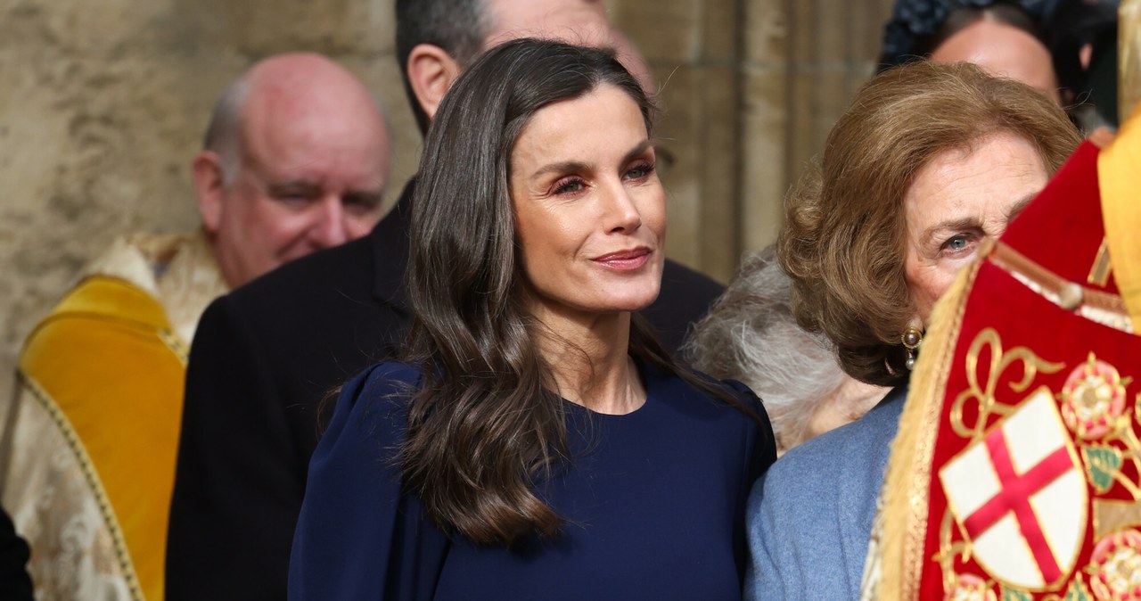 Królowa Letizia postawiła na granatową kreację /Chris Jackson/Press Association/East News /East News