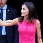 Królowa Letizia postawiła na róż