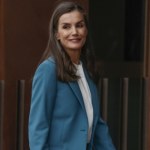Królowa Letizia w kolorze, który rzuca się w oczy. To strzał w modową dziesiątkę