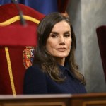 Królowa Letizia wyciągnęła z szafy istny hit. Uwagę przyciągają detale