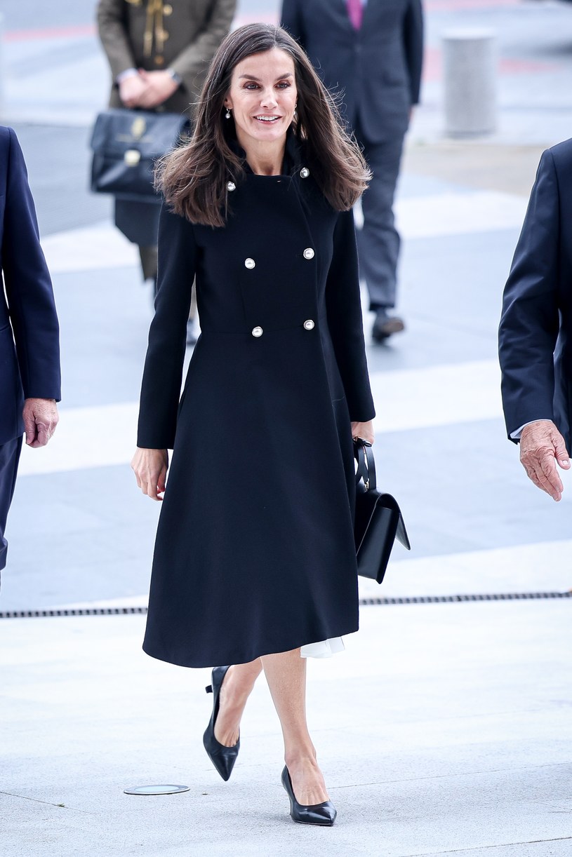 Królowa Letizia zachwyciła w dwurzędowym płaszczu / Paolo Blocco / Contributor /Getty Images
