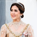 Królowa Maria przykuła uwagę. Ukryte znaczenie jej tiary