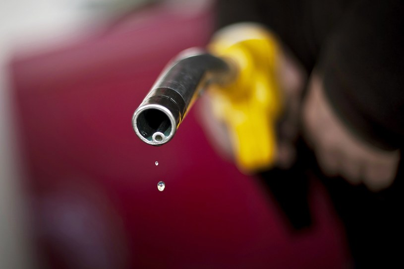 Kropelka paliwa może mieć całkowicie inną wartość... /AFP