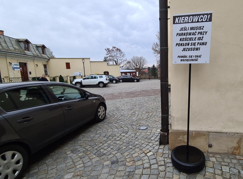 Krośnieńska Bazylika Mniejsza leży w samym centrum miasta /Adrian Krzanowski /krosno24.pl