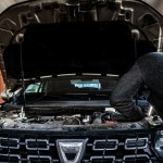 Krótkie trasy niszczą drogi element. Naprawa to kilka tys. zł