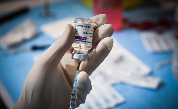 Krótszy odstęp między szczepieniami dla opiekunów wcześniaków? Rodzice interweniują