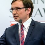 KRS krytykuje działania Zbigniewa Ziobry: Próba wywierania wpływu i zastraszania sędziów TK