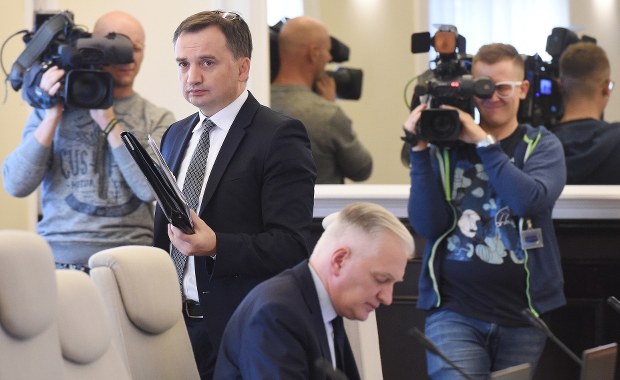 KRS powiedziała "nie" asesorom sądowym z listy Ziobry. Minister: Stał się skandal