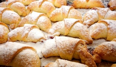 Kruche rogaliki lepsze, niż z cukierni. Z tego przepisu zawsze wychodzą 