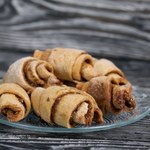 Kruche rogaliki z orzechami i dżemem. Rugelach to moje najnowsze słodkie odkrycie