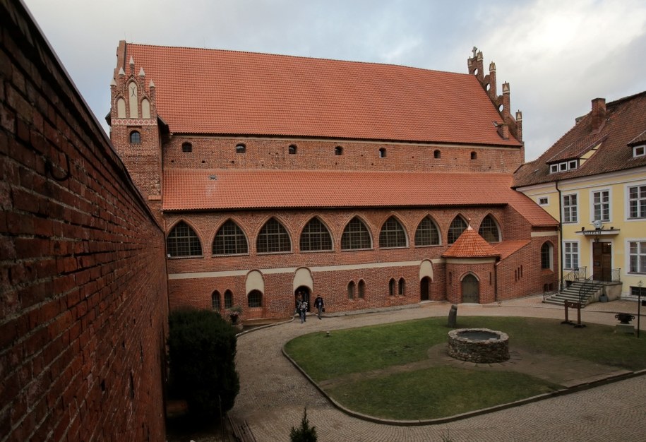 Krużganek Zamku Kapituły Warmińskiej w Olsztynie / 	Tomasz Waszczuk    /PAP