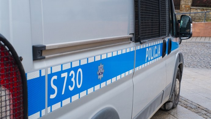 Krwawa awantura rodzinna w Świętokrzyskiem. Trwa obława