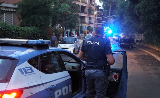 Krwawa noc na Sycylii. "Stoły latały w powietrzu", zginęły trzy młode osoby