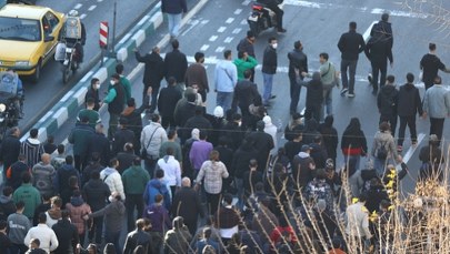 Krwawe starcia na ulicach Iranu. Protesty nie słabną