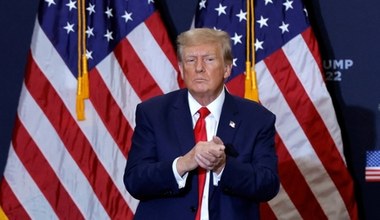 Kryptowaluty, hotel, klub dla elity. Jak Trump korzysta na interesach synów?