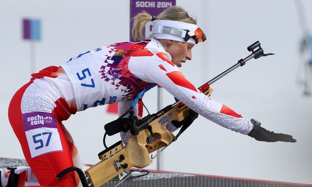 Krystyna Pałka na trasie podczas biegu indywidualnego kobiet na 15 km w biathlonie /Grzegorz Momot /PAP