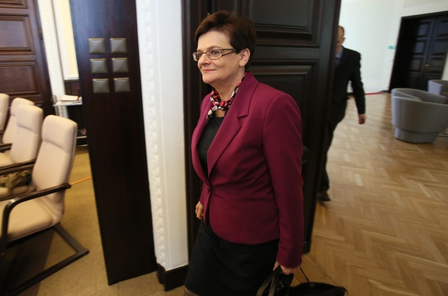 Krystyna Szumilas broni swojej odpowiedzi /Leszek Szymański /PAP