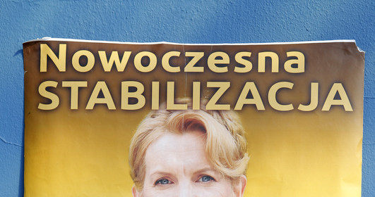 Krystyna Więcławska na plakatach wyborczych została wystylizowana na Julię Tymoszenko. /Podlewski /AKPA