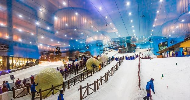 Kryty ośrodek narciarski jest częścią centrum handlowego Mall of the Emirates /&copy;123RF/PICSEL